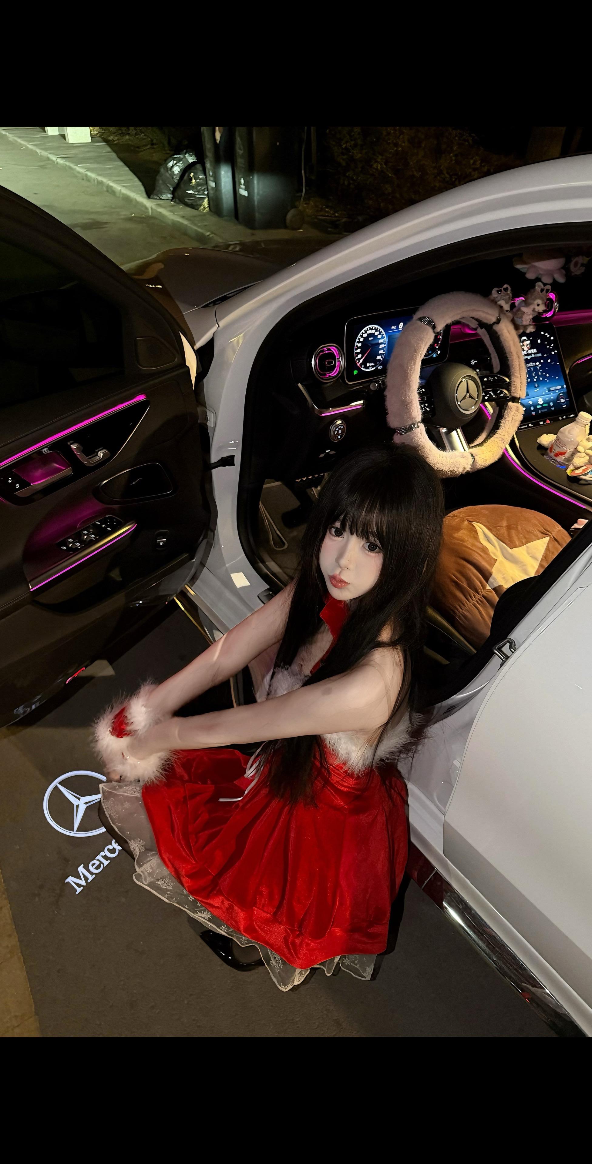 是谁许愿要最纯情的女孩 老子刚才被装袜子里了