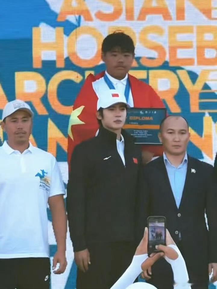 于适带领中国青少年骑射队夺冠 黄子洋夺冠，中国青少年骑射队获佳绩，于适领队真的太