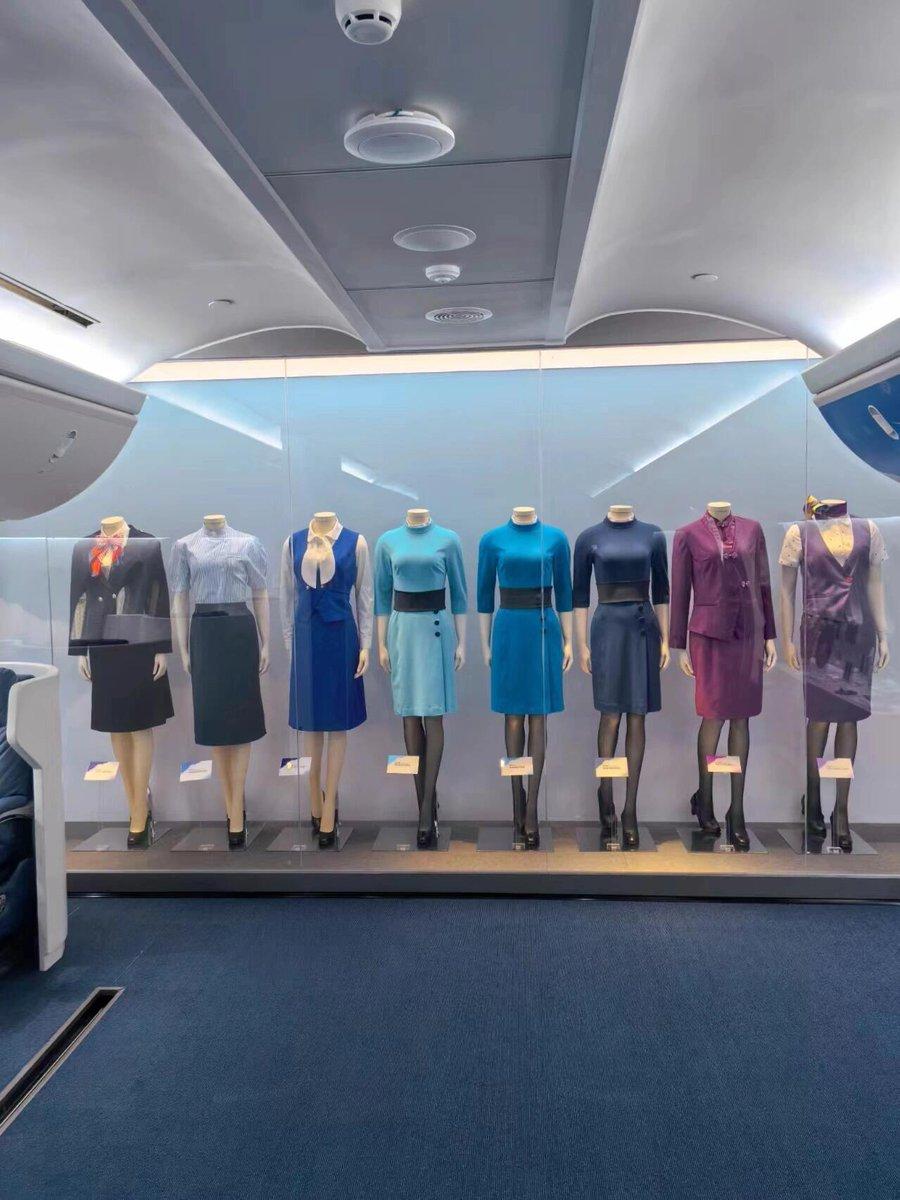 制服里的时光机从“水泥灰”到“高级紫”，厦航空姐制服40年变迁，哪一代惊艳了你的