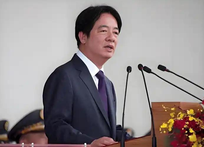 太解气！赖清德穷台卖台还搞绿色恐怖，如今被弹劾+百万民怨围剿，网友：这是台独分子