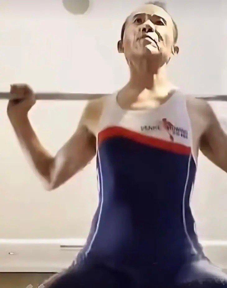 田朴珺 王石  王石田朴珺怎么了？王石这么大年纪还拼死、玩命健身，不就是为了配得