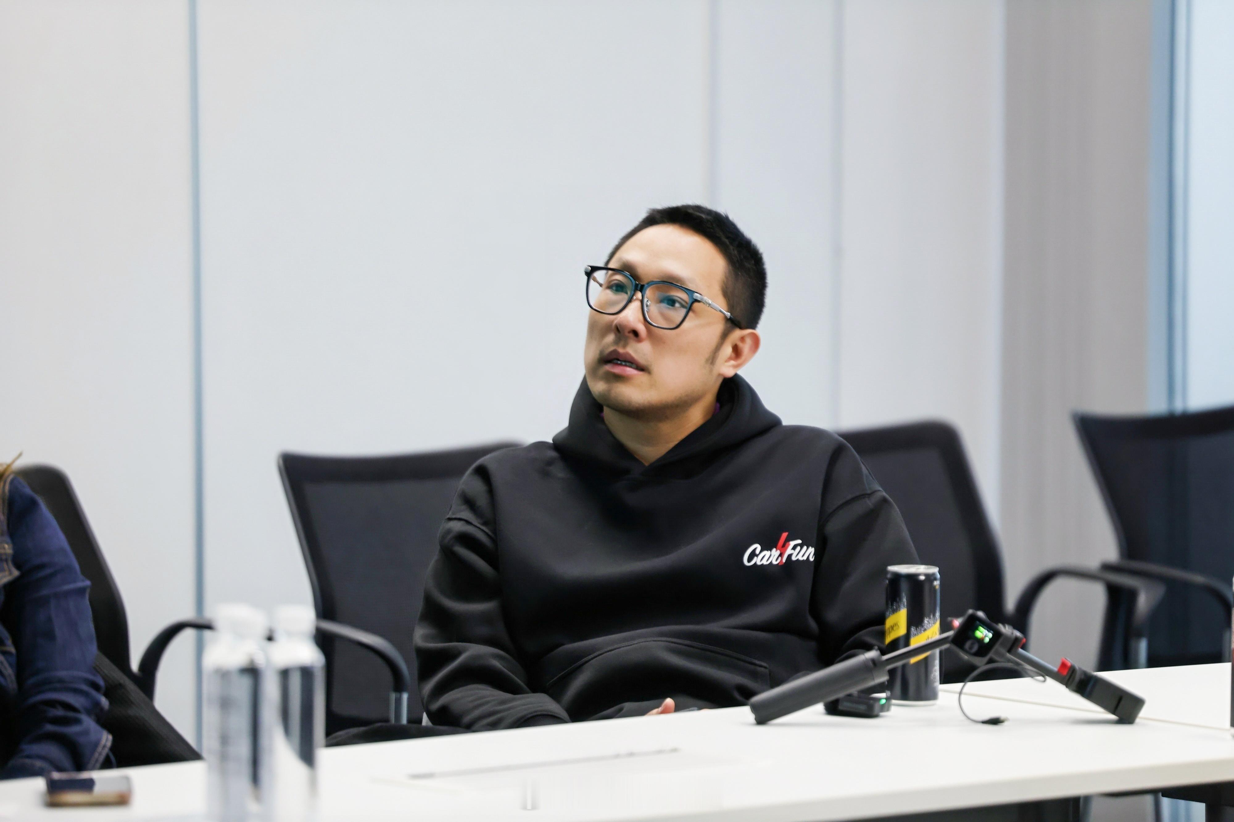 终于开上了保时捷的这些老家伙们，依旧能跑，机械操控感老派且纯粹，已经很多年没开手