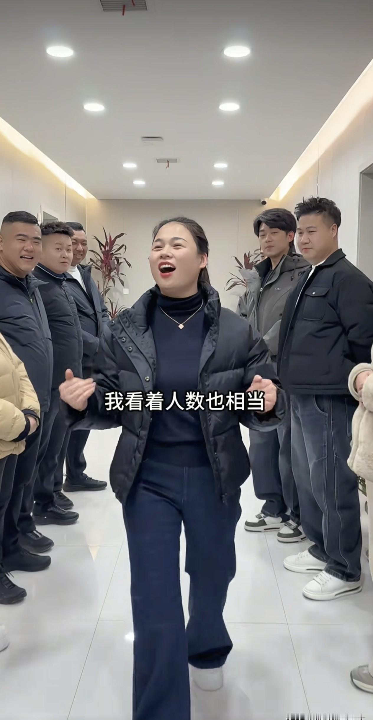 央视一锤砸下，韩束立马掏出另一份报告。
一张小面膜，两头都喊冤，这水到底有多深？