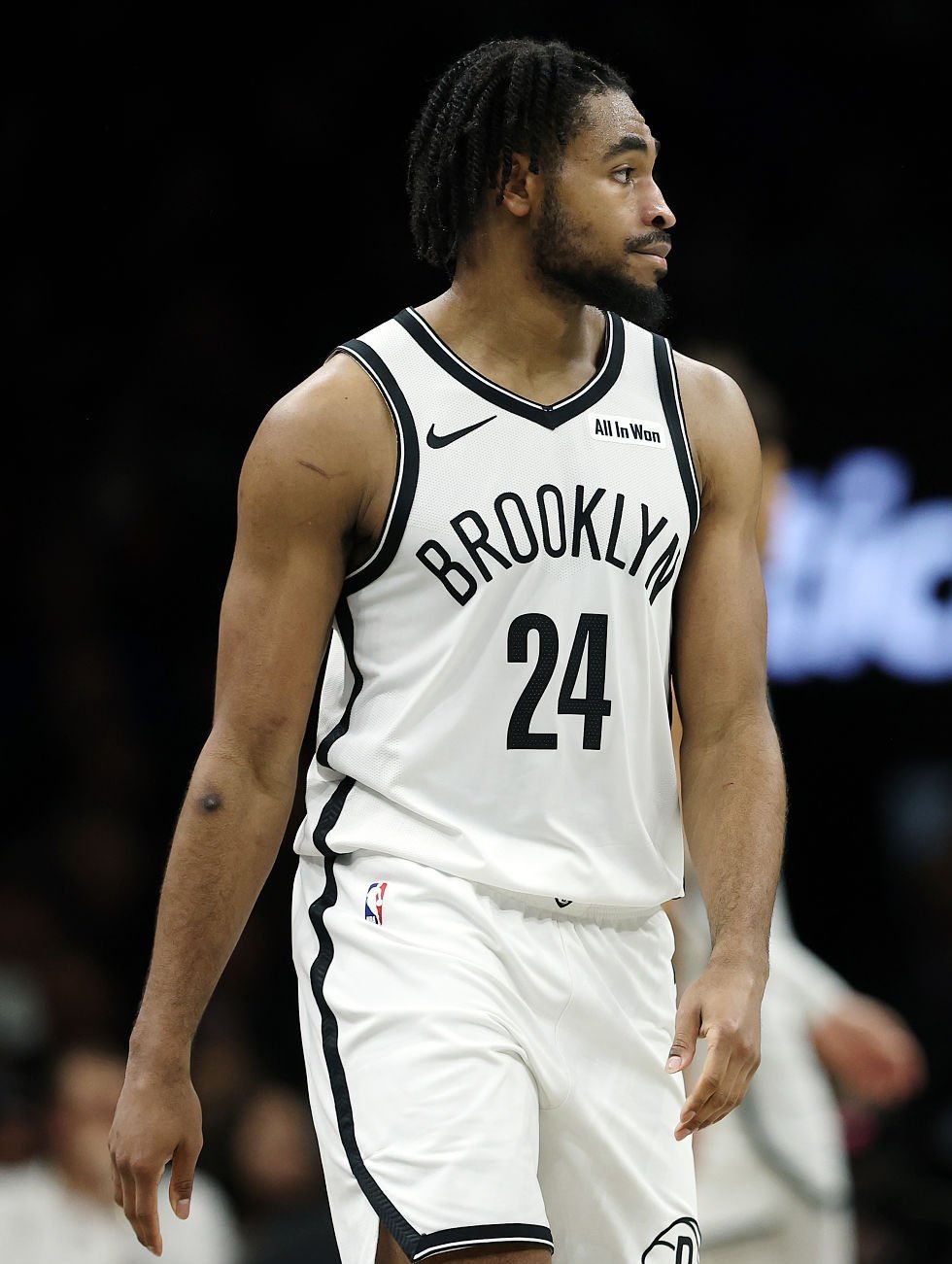 有传言说雄鹿正在和篮网商谈托马斯的转会事宜。 