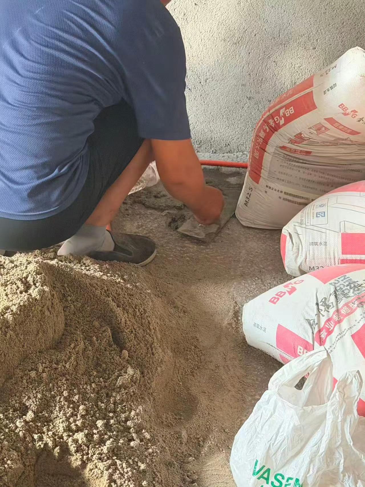 这两天可以把不要的衣服，用袋子打包装好，包装袋上写“丢弃”，然后说：此物丢奔，该