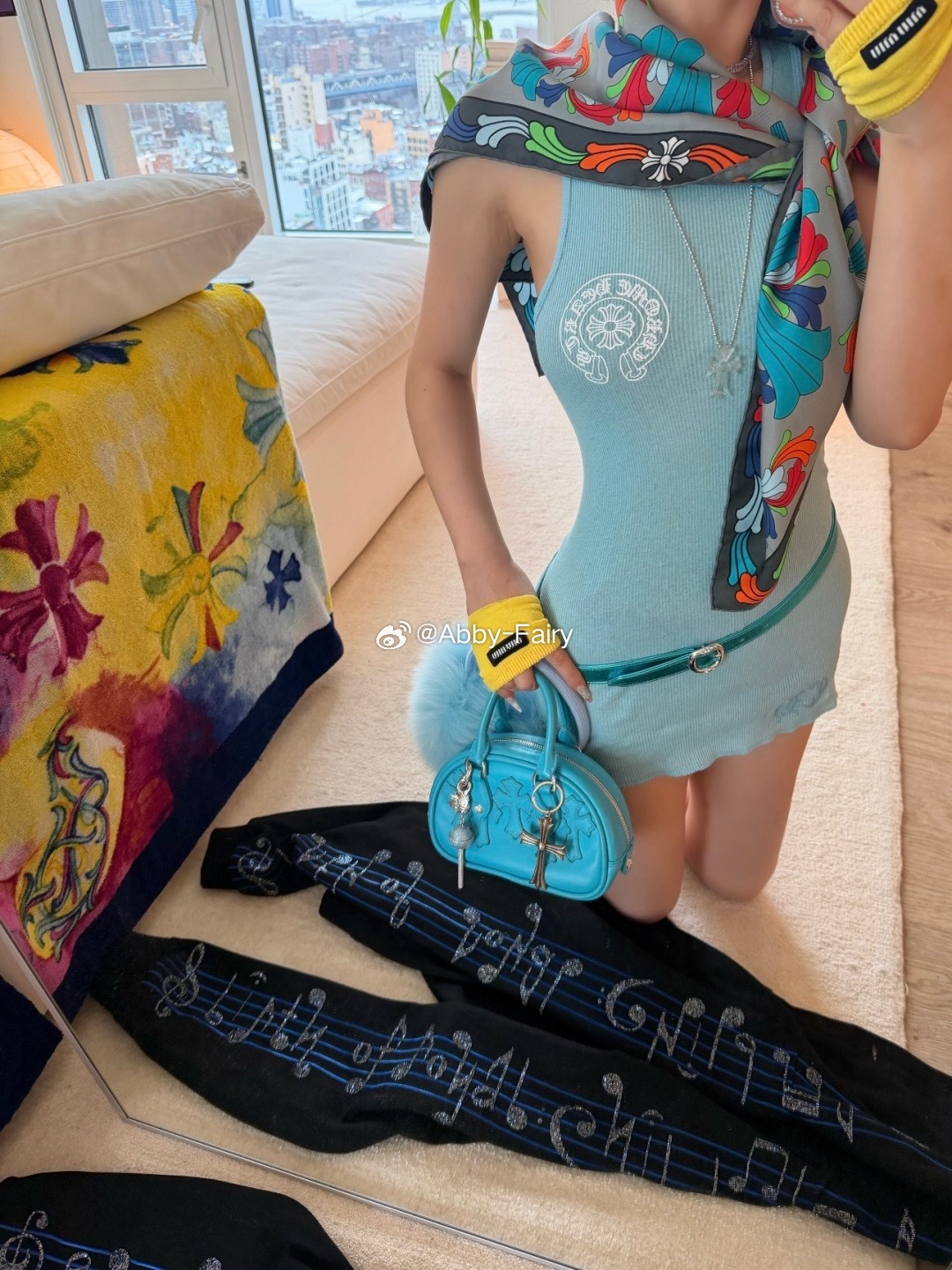 baby蓝辣妹🔷自带松弛感把夏日的清爽与街头的酷飒揉成一首随性的诗直接拿捏氛围