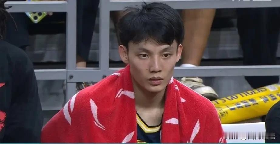 史诗级加时绝杀！广东男篮102-99险胜北京首钢！


今晚的CBA赛场，彻底被