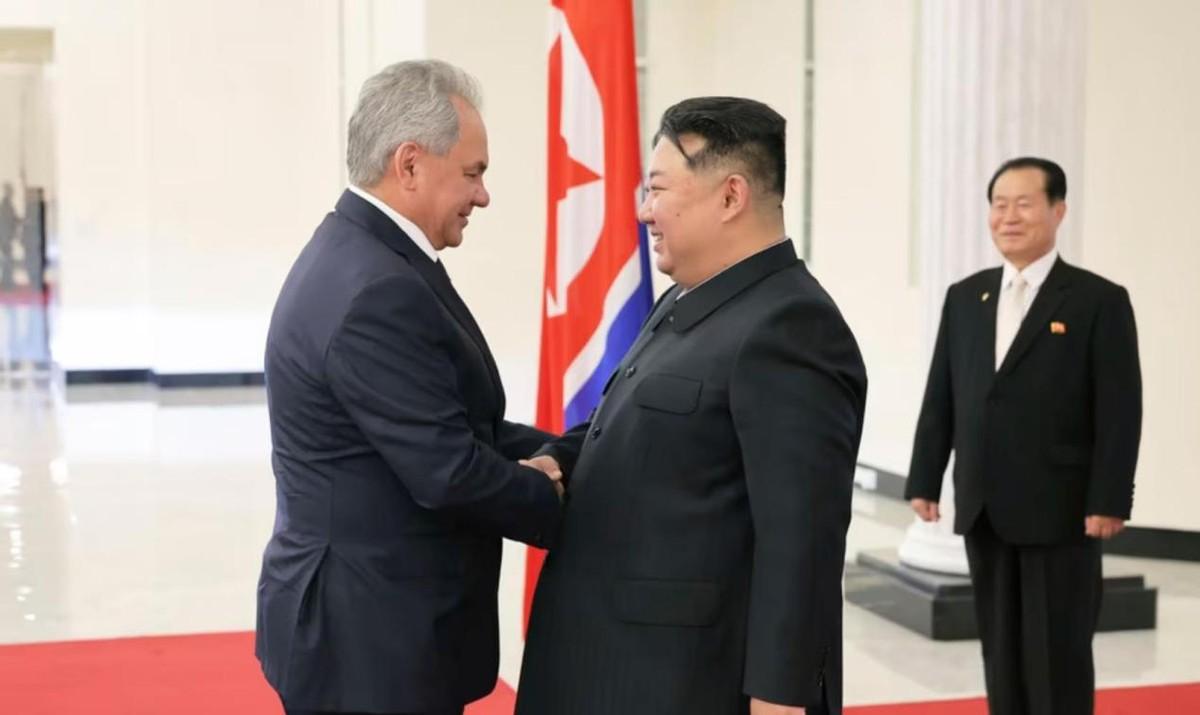 李在明就职不到12小时，一架俄专机抵达朝鲜，金正恩想要的，普京痛快给了！
韩国大