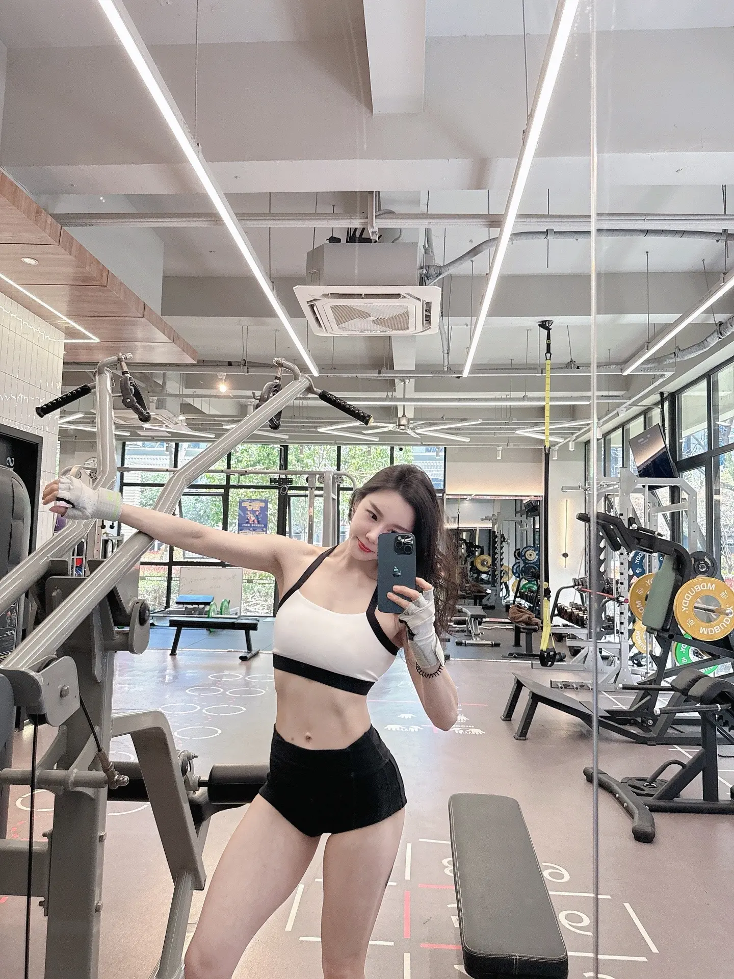 瘦了80斤 浅浅秀个马甲线。