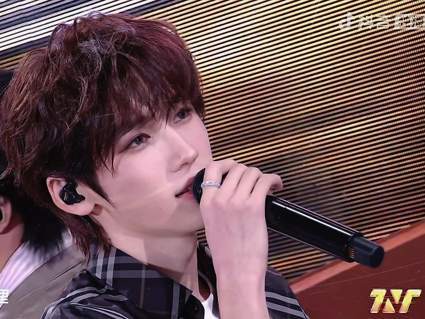 宋亚轩  🏹❤️今天最值得截取的一帧～📸时代少年团演唱会时代少年团演唱会节目