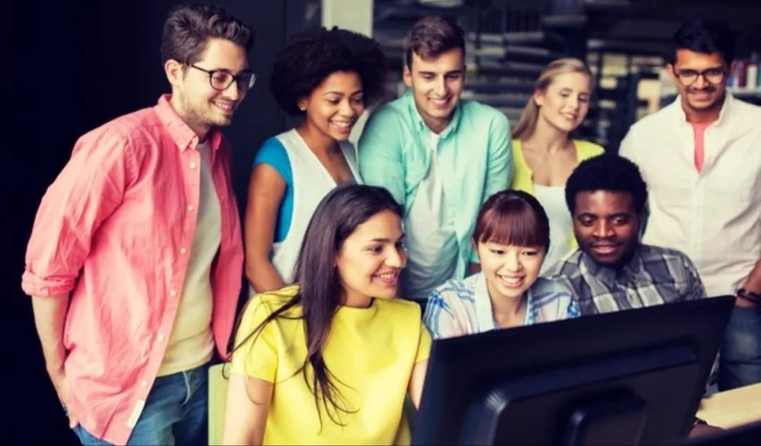 #秋日生活打卡季#复旦大学和上海交通大学近三年在江苏省的普通批录取分数线如下：