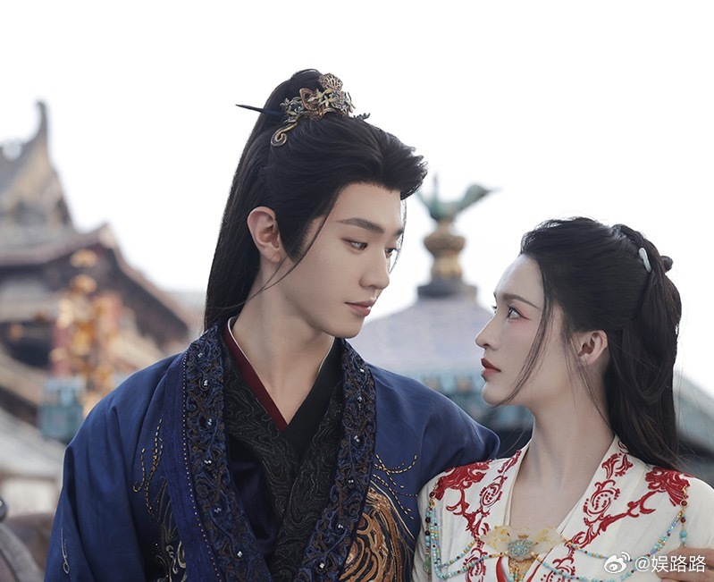 《一笑随歌》这老剧逆袭也太猛了吧🤯真的假的啊家人们！我刷到一笑随歌热度超逐玉 