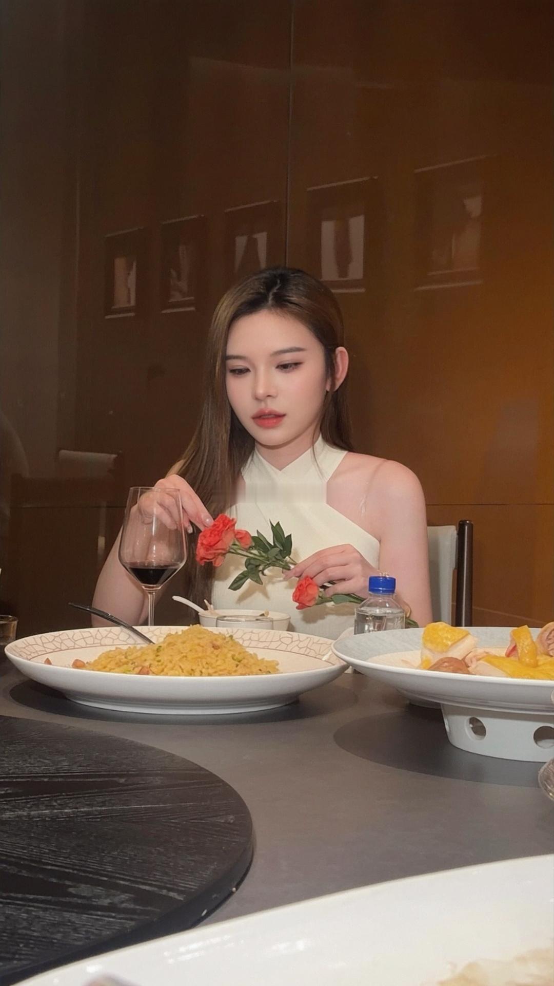 她们说深情的人喝不醉 ​​​