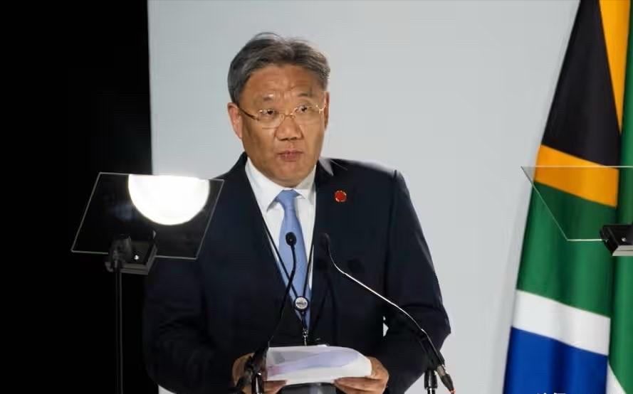 答应赔钱，英国点头了。7月28日，商务部长王文涛与英国新任商贸大臣雷诺兹举行视频
