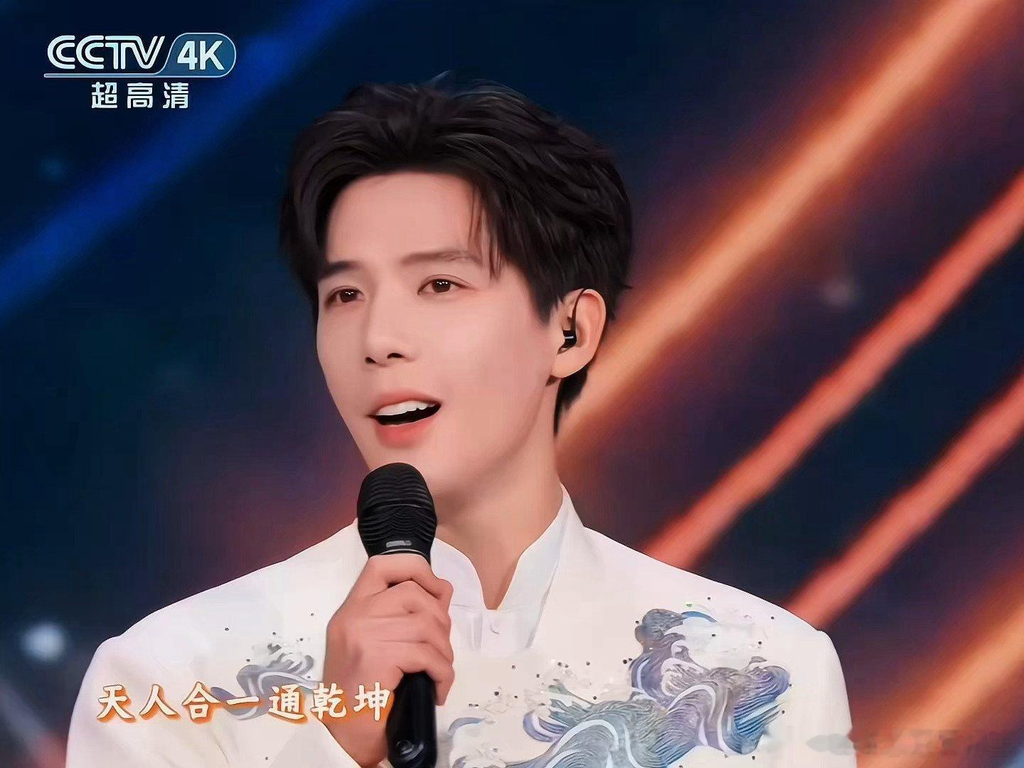 王安宇说小巷人家上春晚出息了 那是！！怼脸帅晕了 