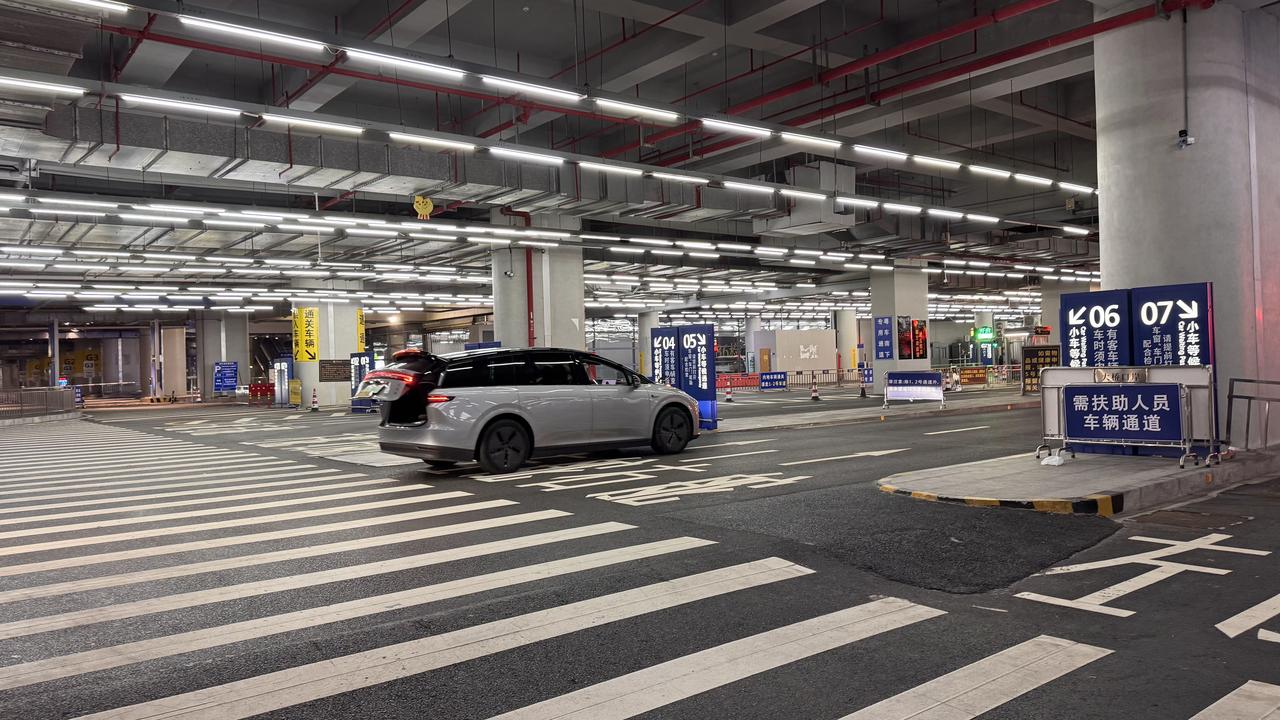 第一次当乘客过港珠澳大桥口岸
香港的周六SMD
全世界早晨！【来自懂车帝车友圈】