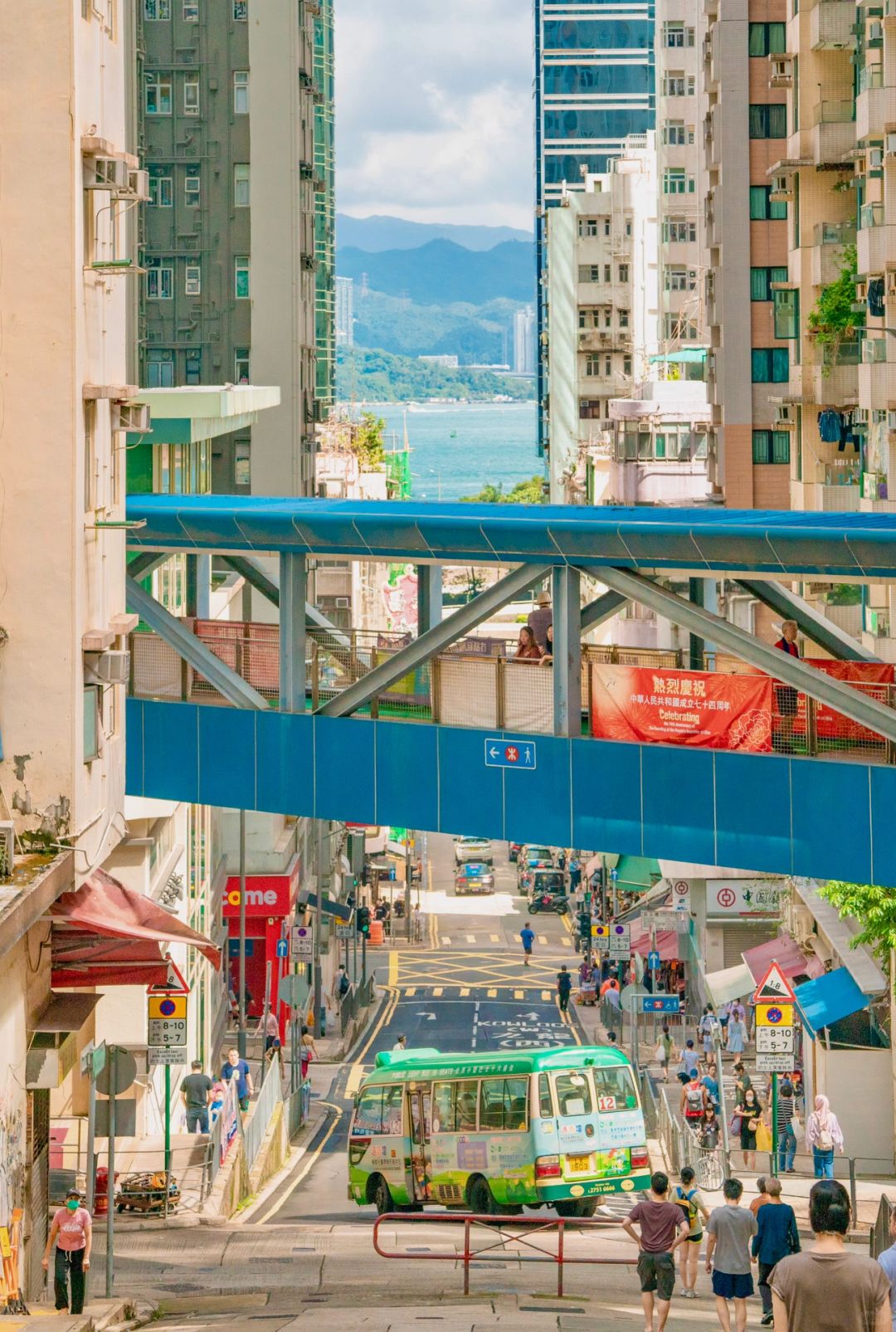 答应我来香港玩，一定要坐一趟叮叮车再走