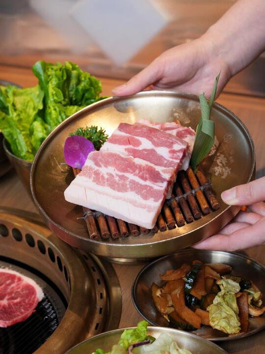 乌市现魔都同款烤肉🥩 排队王别错过🔥