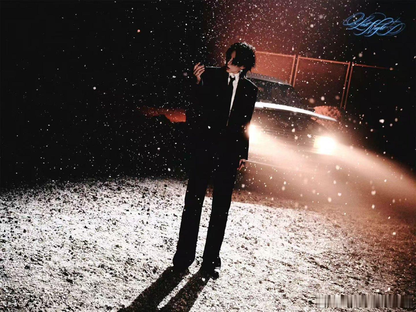 李斯丹妮金发挑染 漫撕女本人来了。李斯丹妮这个金发挑染造型，又飒又贵气，红毯上想