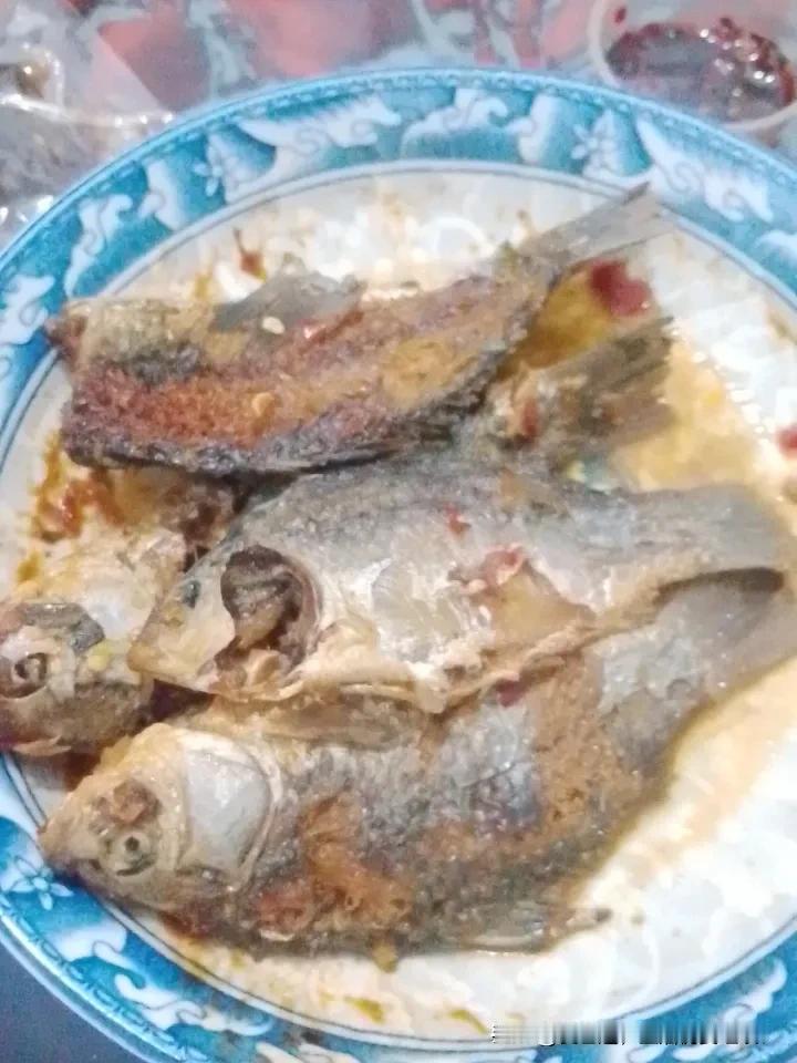 “干什么”用你的家乡话怎么说我是云南楚雄的，我们一般说：“做什么，整什么”，还有