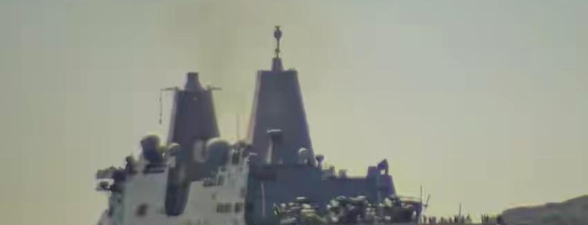 地面战要来了？美军2艘“准航母”载数千士兵增援，第82空降师已待命！