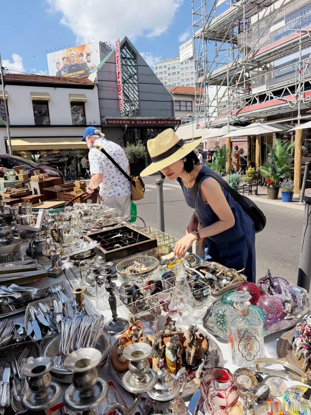 今天去中古市场，买不完，根本买不完！！！看中了灯，椅子，柜子，梅森瓷器……一样都