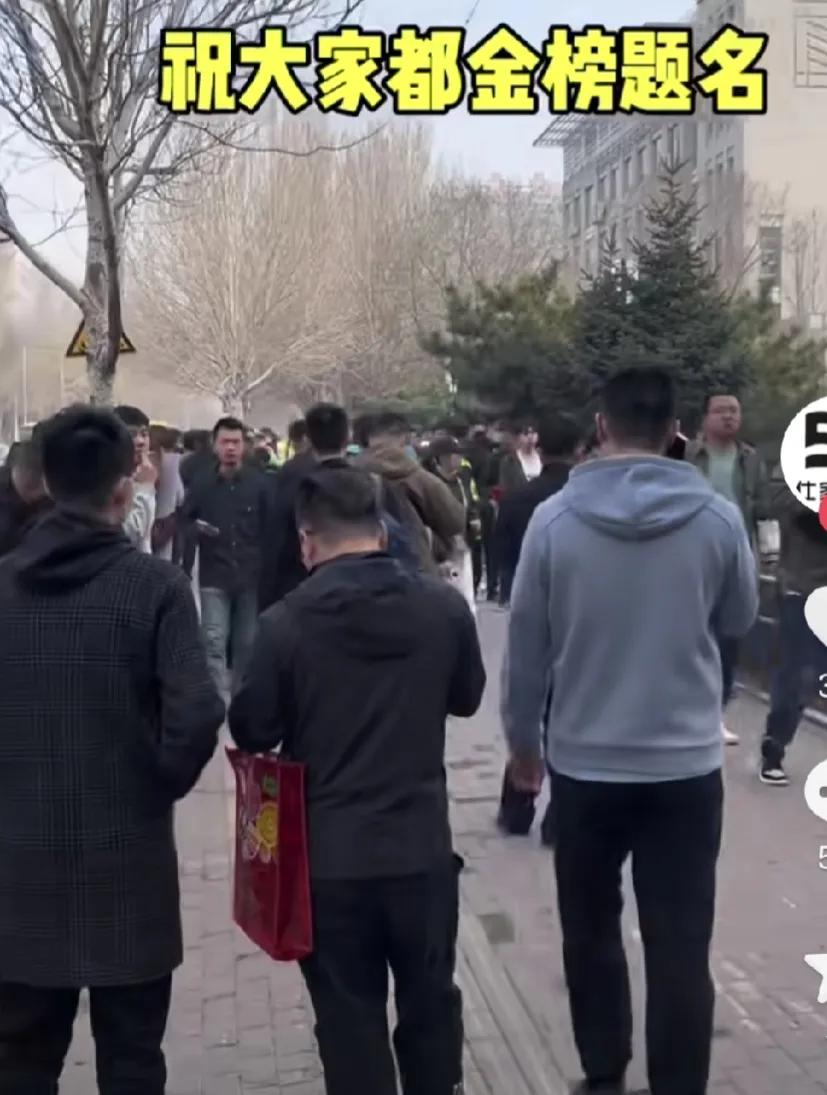 哈尔滨又大量招聘辅警了！没有工作的，快快报名了哦！[赞][赞][赞]

公安局道