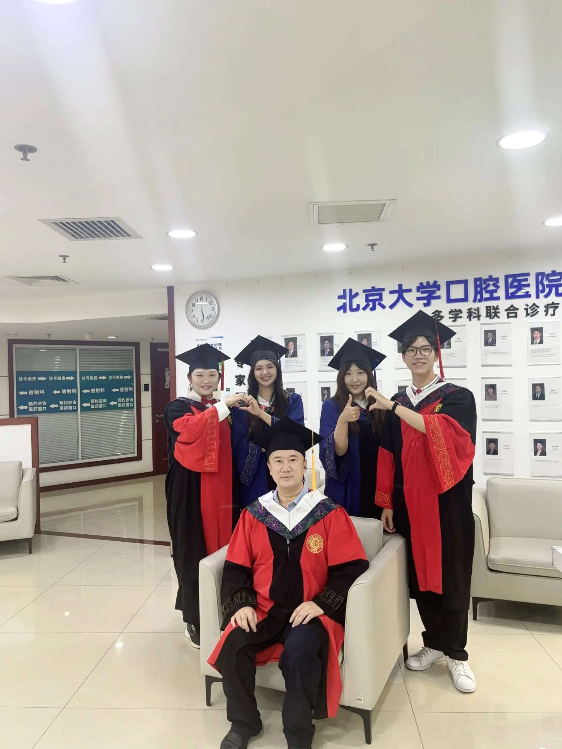 我也来晒毕业照！纵有万般不舍，也只能化作祝福，愿我的学生像苍穹里的雄鹰...