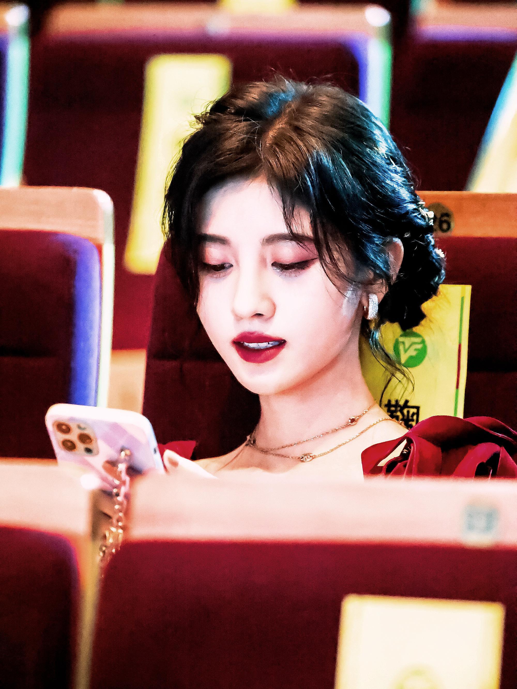 A市女主*🍷🍿鞠婧祎苏绿夏