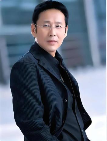 陈道明说："你有退休金，子女就很孝顺；你有存款，子女就盼着你早点死；你病了，日子