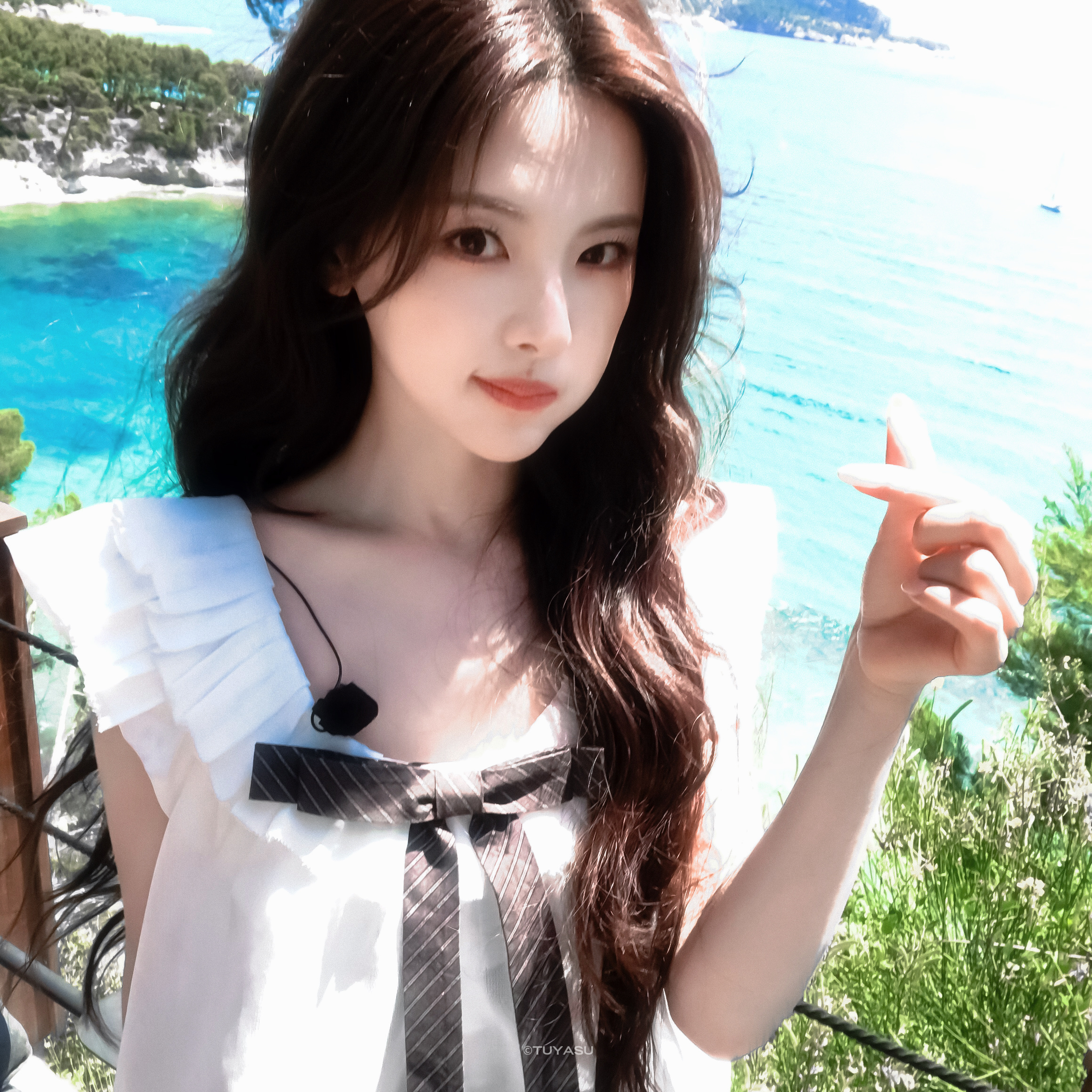 杨超越🫧🌊🌴｜更新头像壁纸 