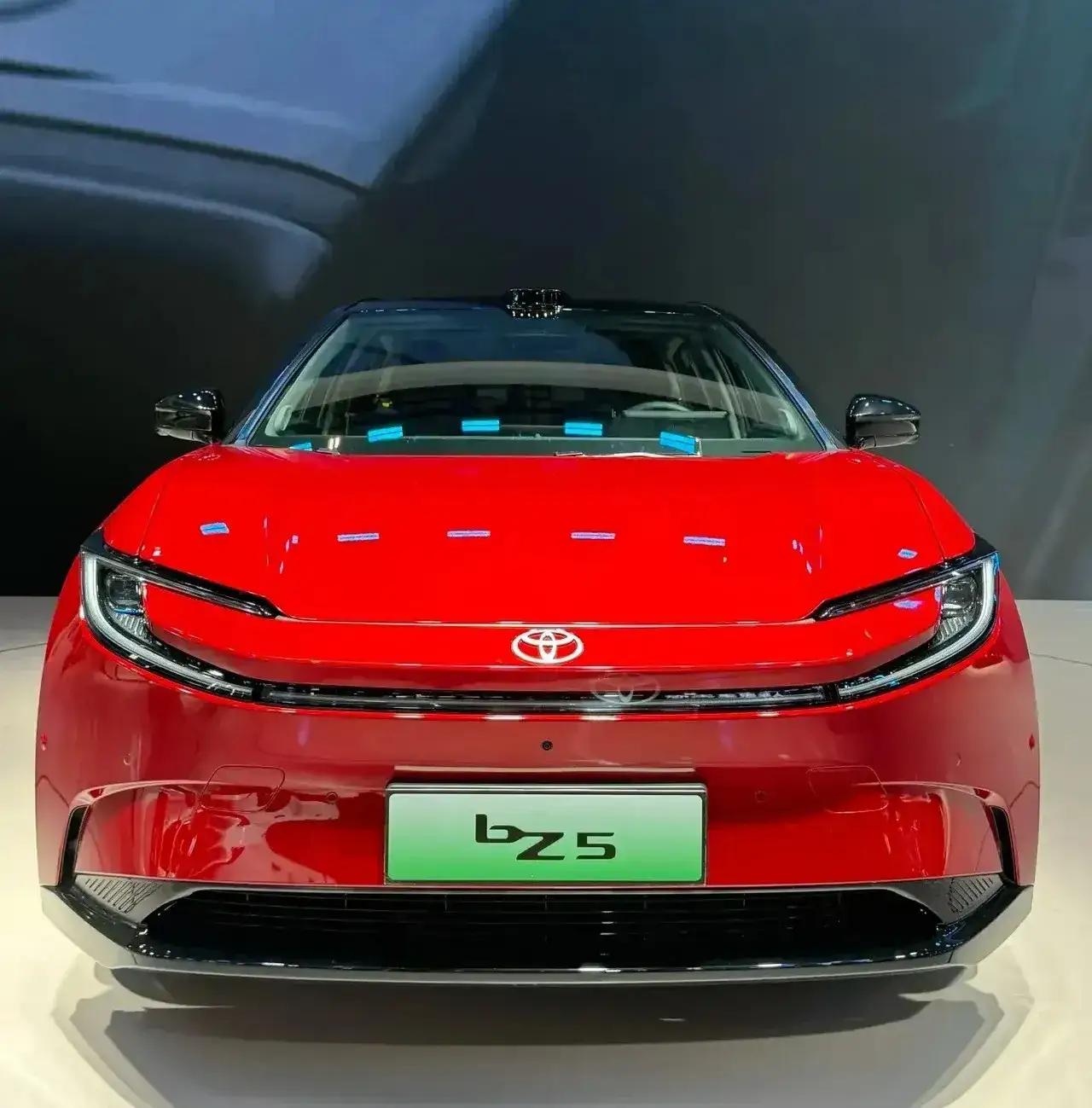 一觉醒来，车市又沸腾了！工信部发布两条重磅消息：

第一：从2026年1月1日起