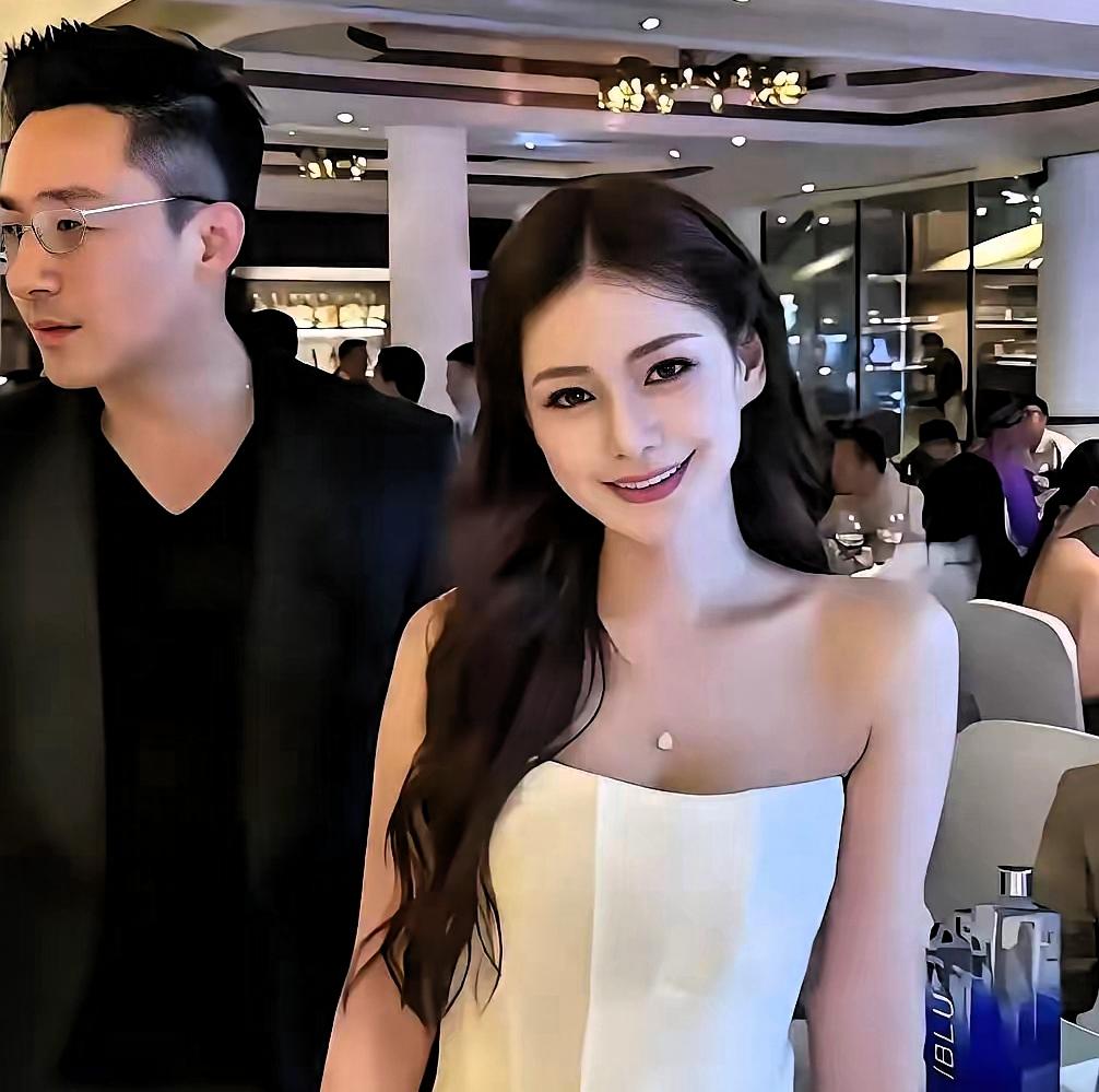 长久以来面对接连不断的网络攻讦，马筱梅始终选择沉默隐忍，不少网友都在观望汪小菲会