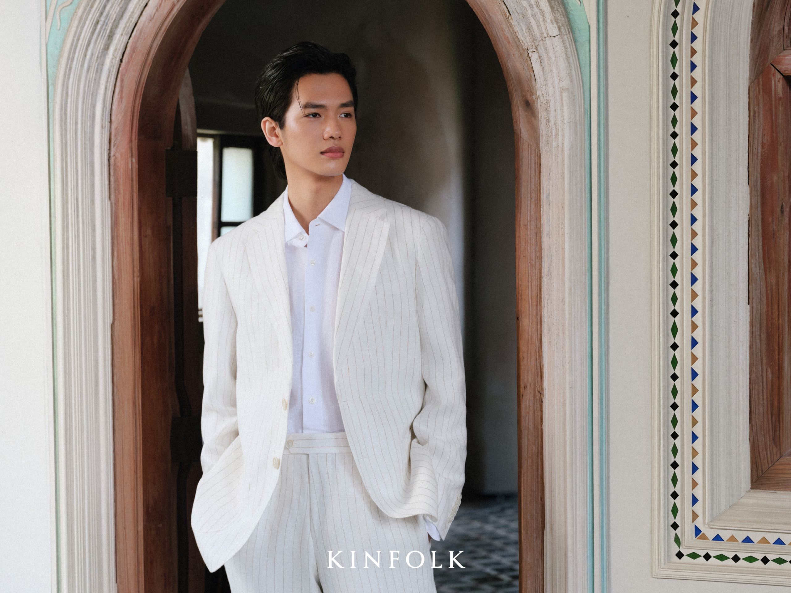 时尚首封正式揭晓 ，演员王彦桐亮相 KINFOLK 新刊封面由 MONTBLAN