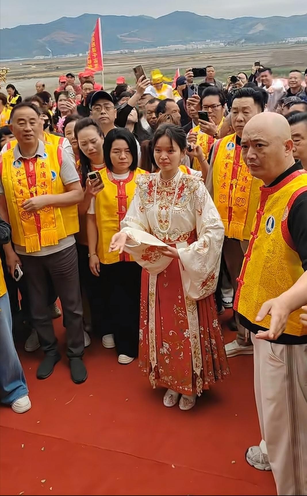 跨越山海的千年信俗：湛江“拾石小妈祖”林梓童闪耀霞浦妈祖诞辰1066周年盛典
