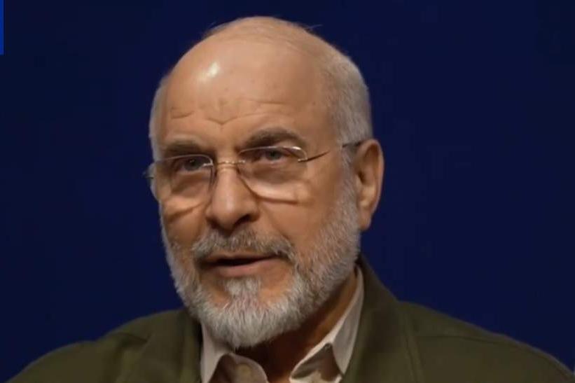 伊朗议长亲述海峡对峙：我就在前线，拿枪指着美军，他们退了

伊朗议长卡利巴夫最新