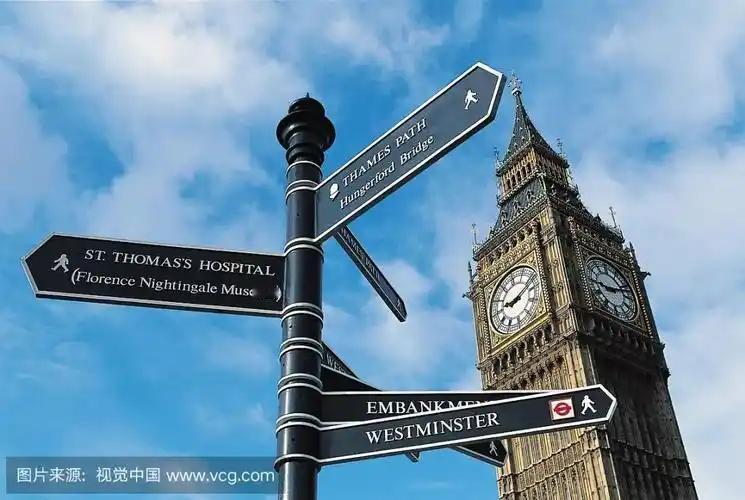 英美这对冤家可以说是知根知底了，话语交锋是谁也不落下风。
 
2026年1月，美