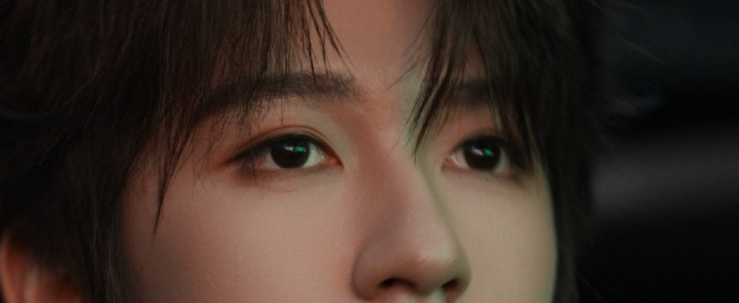 瞳孔里都是绿海😭 ​​​