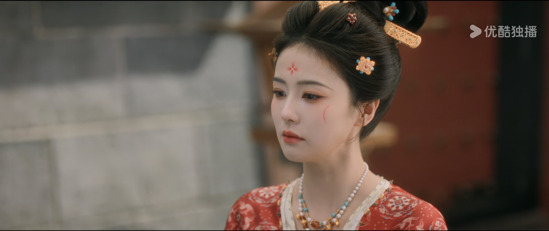 白鹿主演唐宫奇案的弹幕好有趣！泰式橙你值得更好的，但不是县主这种最好的。 