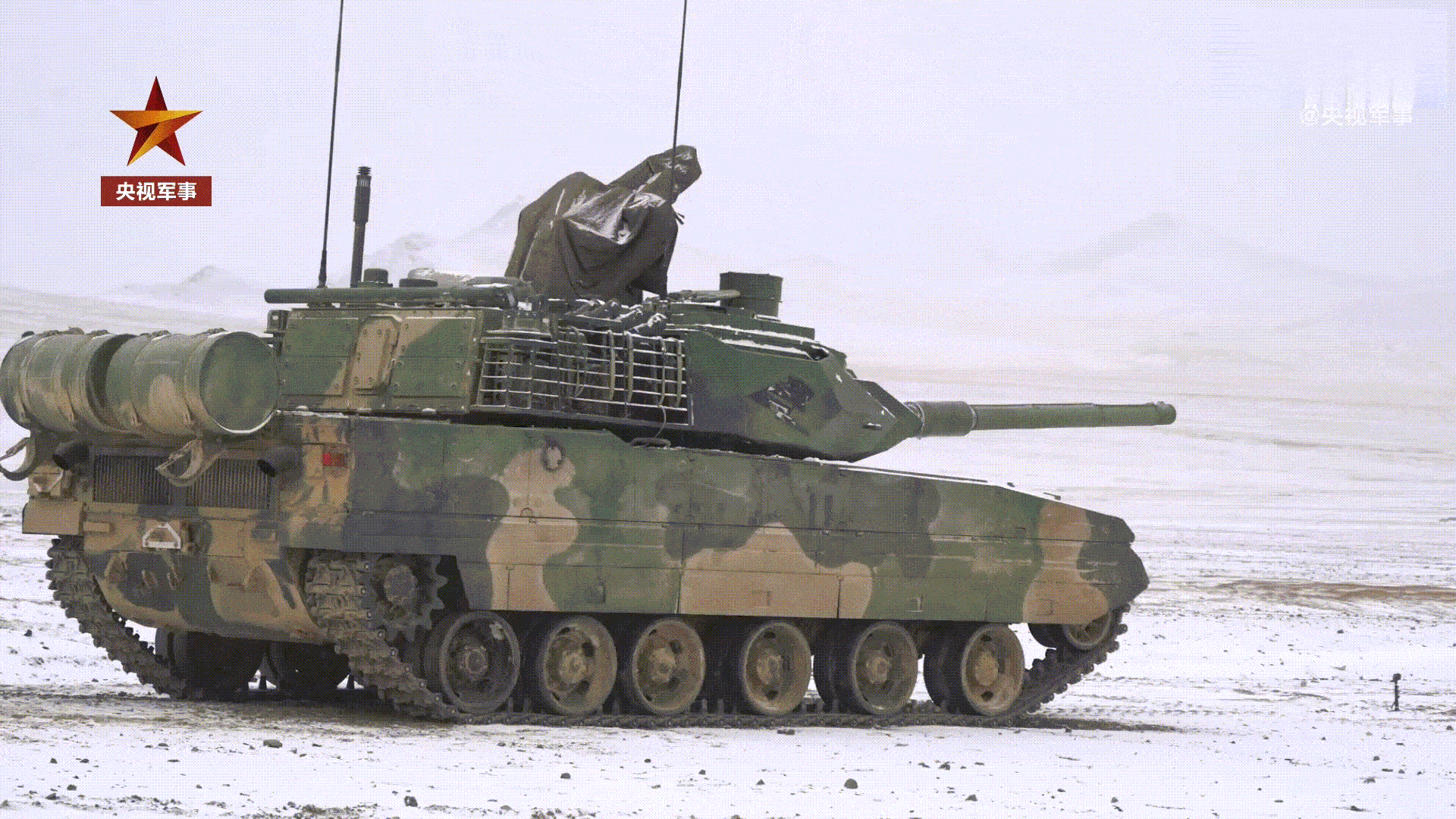 #高分辨率图像#动图# 高原小黑豹，105炮的潜力已经挖干净了，穿甲能力最强10