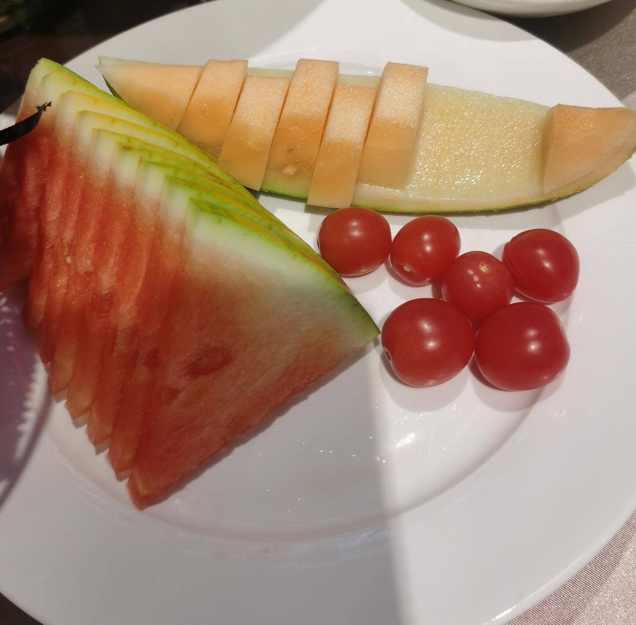 关心则乱。

听说侄子病了，我打去电话。侄子说，不太要紧，已经好得差不多了，姑姑