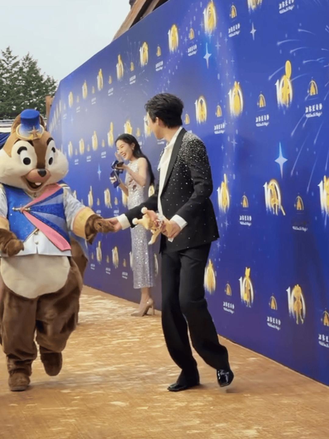 刘宇宁 把黄昏和日落送到你手里，顺便把我也打包送给你。刘宇宁lyn地球超新鲜|刘
