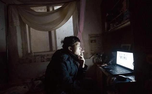 【住地下室没资格关心国家大事？】

很多年前，互联网还是PC统治的年代，曾流行过