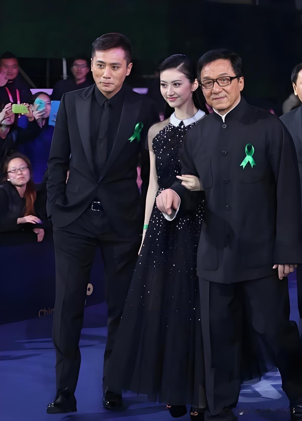 那个时候的景甜有灵气，圆嘟嘟的脸蛋可爱又灵动，气质清冷，超凡脱俗，比刘亦菲还美。