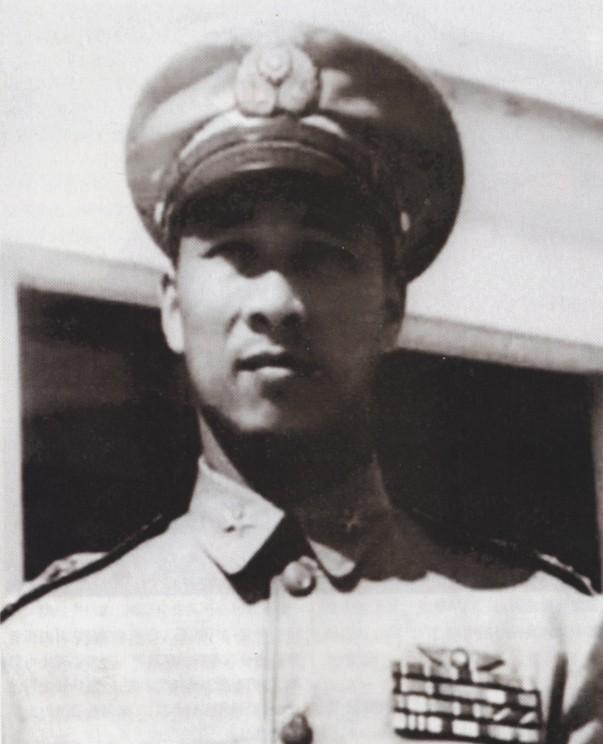 1966年，给蒋介石开了十年专机的衣复恩被捕，关了一千多天。获释后，衣复恩对家人