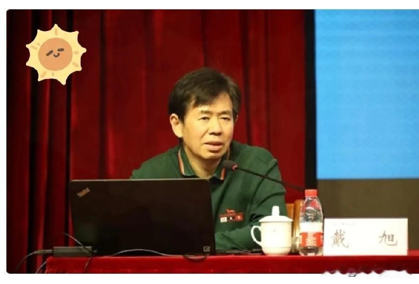 这回算是彻底踢到钢板上了，看着那几十万涌进戴旭直播间的在线人数，某些曾经“高高在