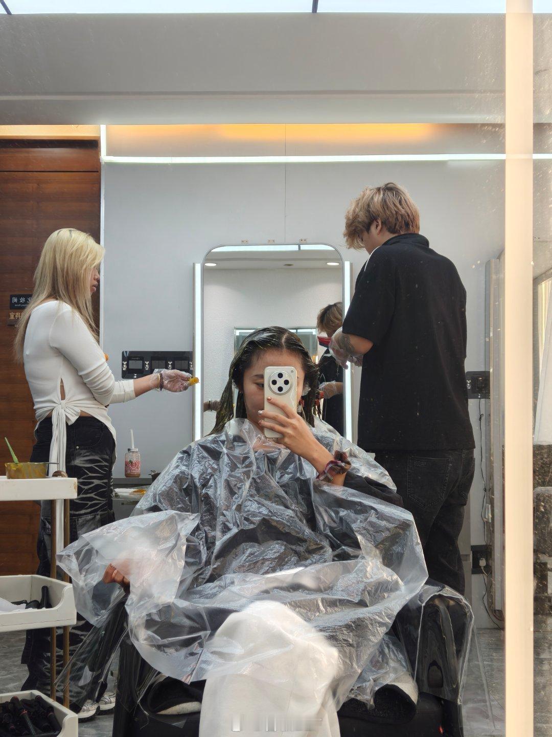 终于有空来做头发了长发已拆你们说还要不要接了