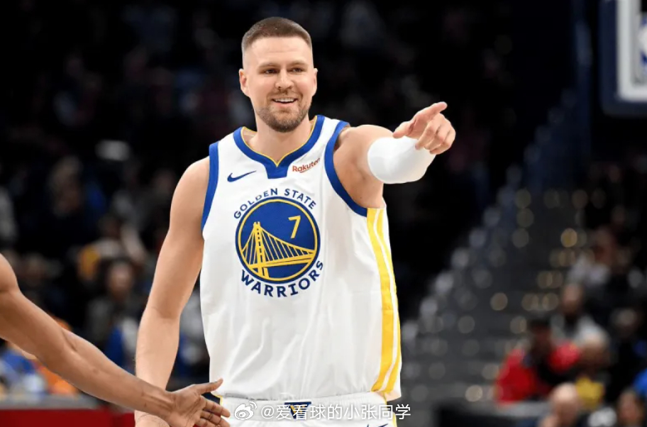 28+8+3，都说交易亏了，但他打得确实不错，准备和勇士续约 金州勇士队这赛季战