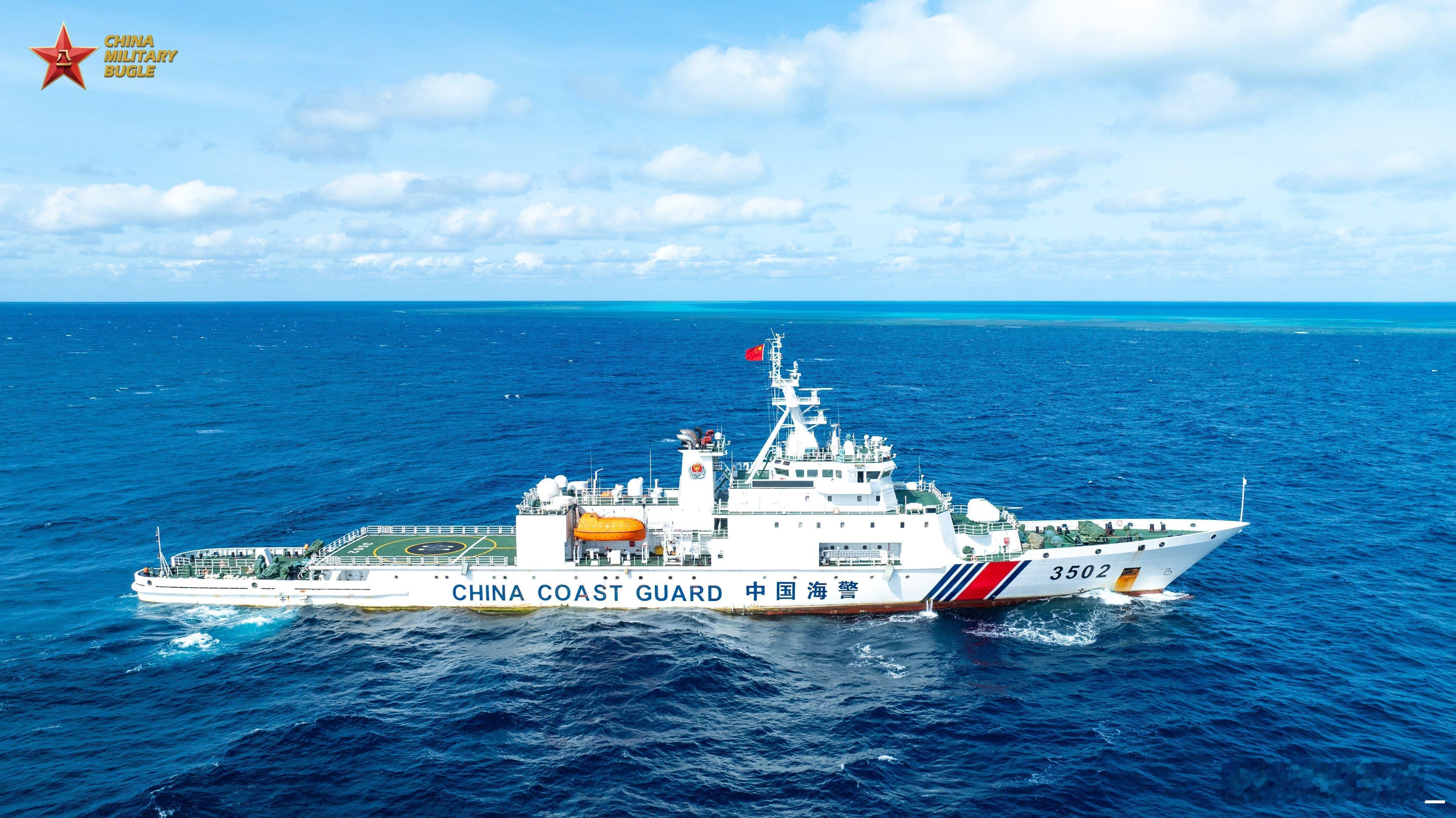 11月14日，海警3502舰在黄岩岛值班： 