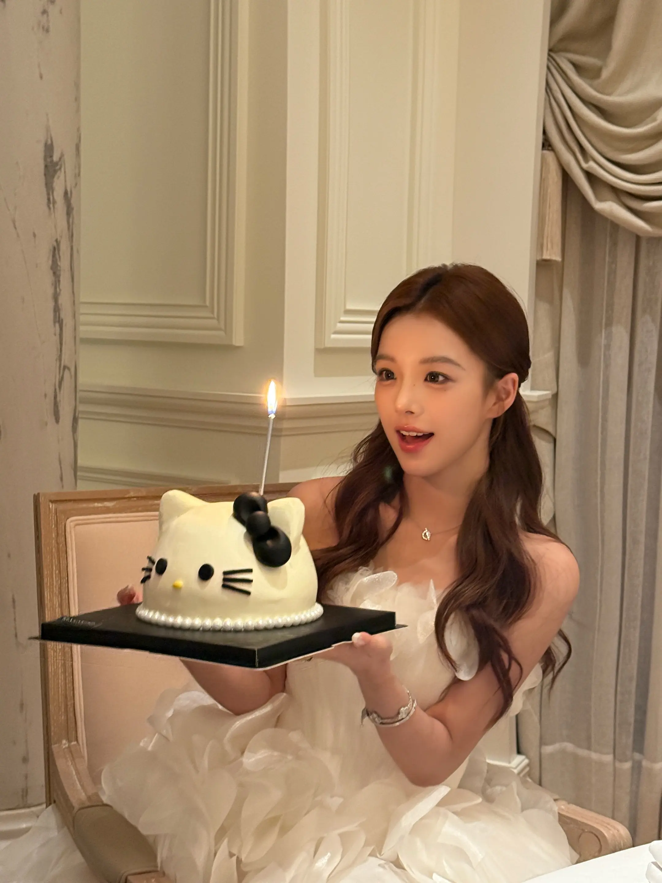 今年依旧是坚定的幸福主义者.🎂🥂🪽。